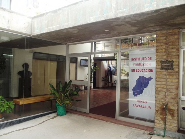 Adjunto Portada del Instituto.jpg